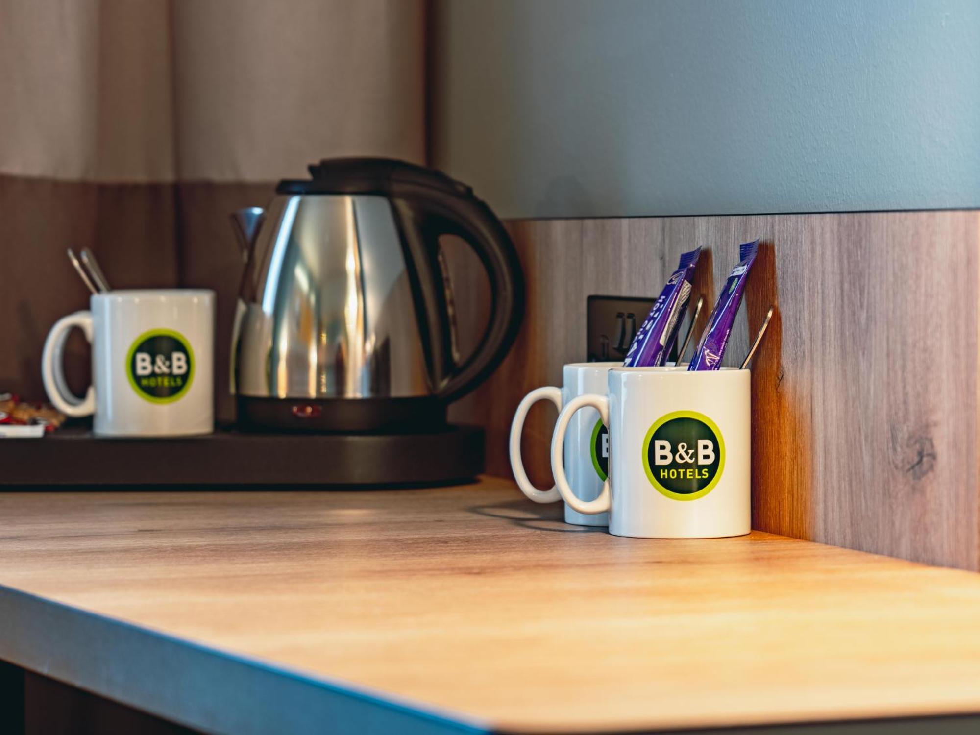 B&B Hotel London Heathrow Слау Экстерьер фото
