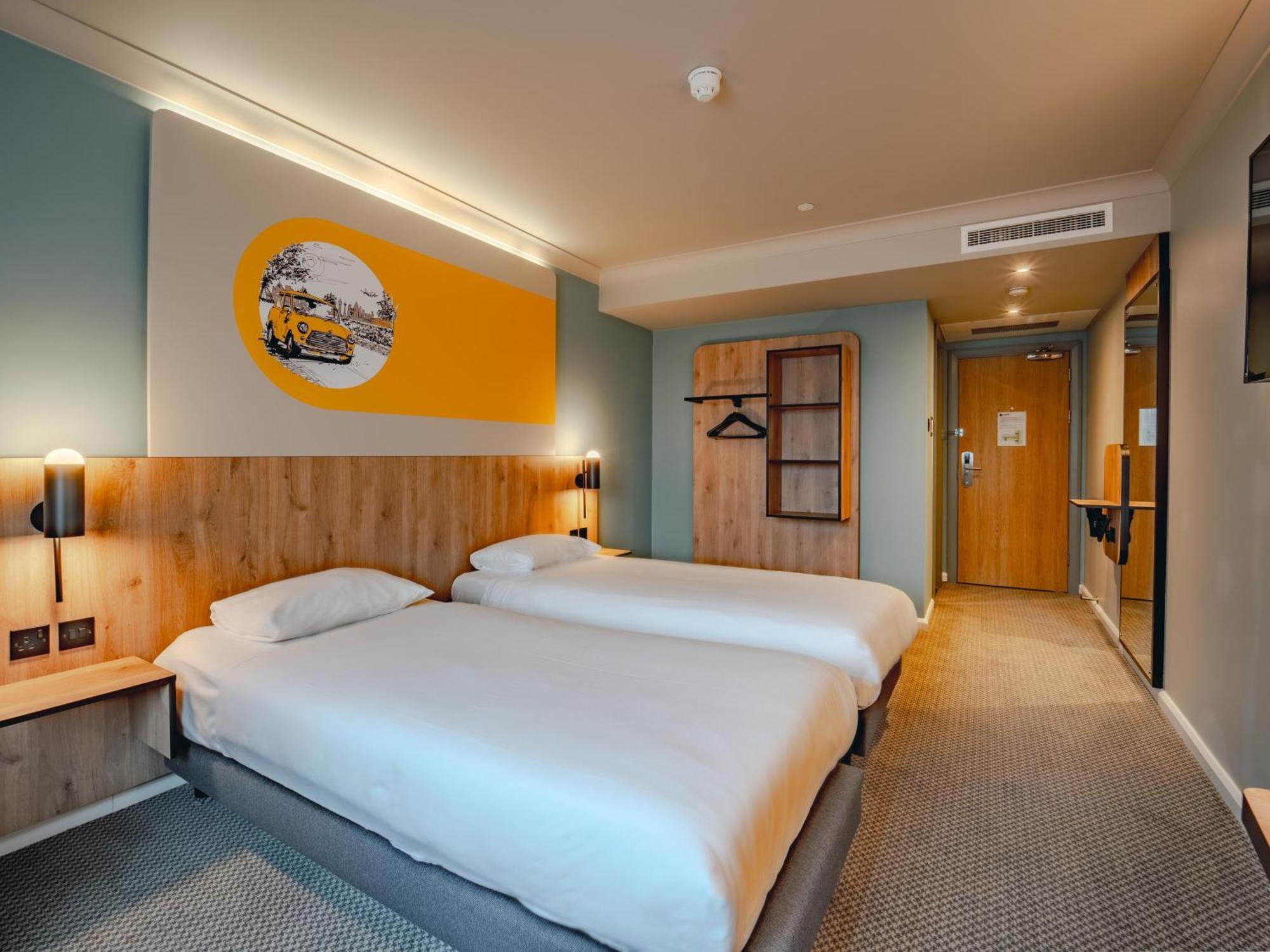 B&B Hotel London Heathrow Слау Экстерьер фото