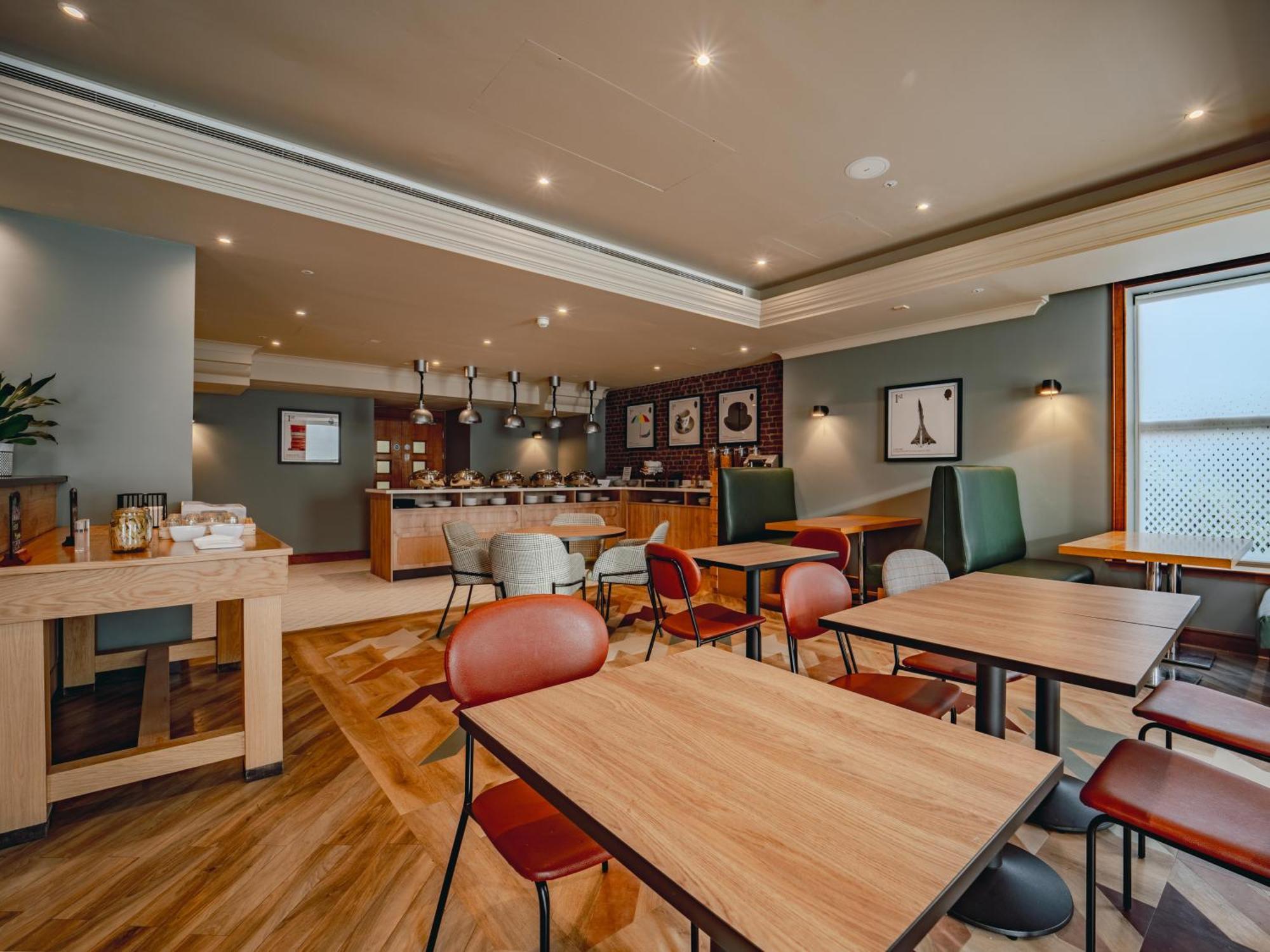 B&B Hotel London Heathrow Слау Экстерьер фото
