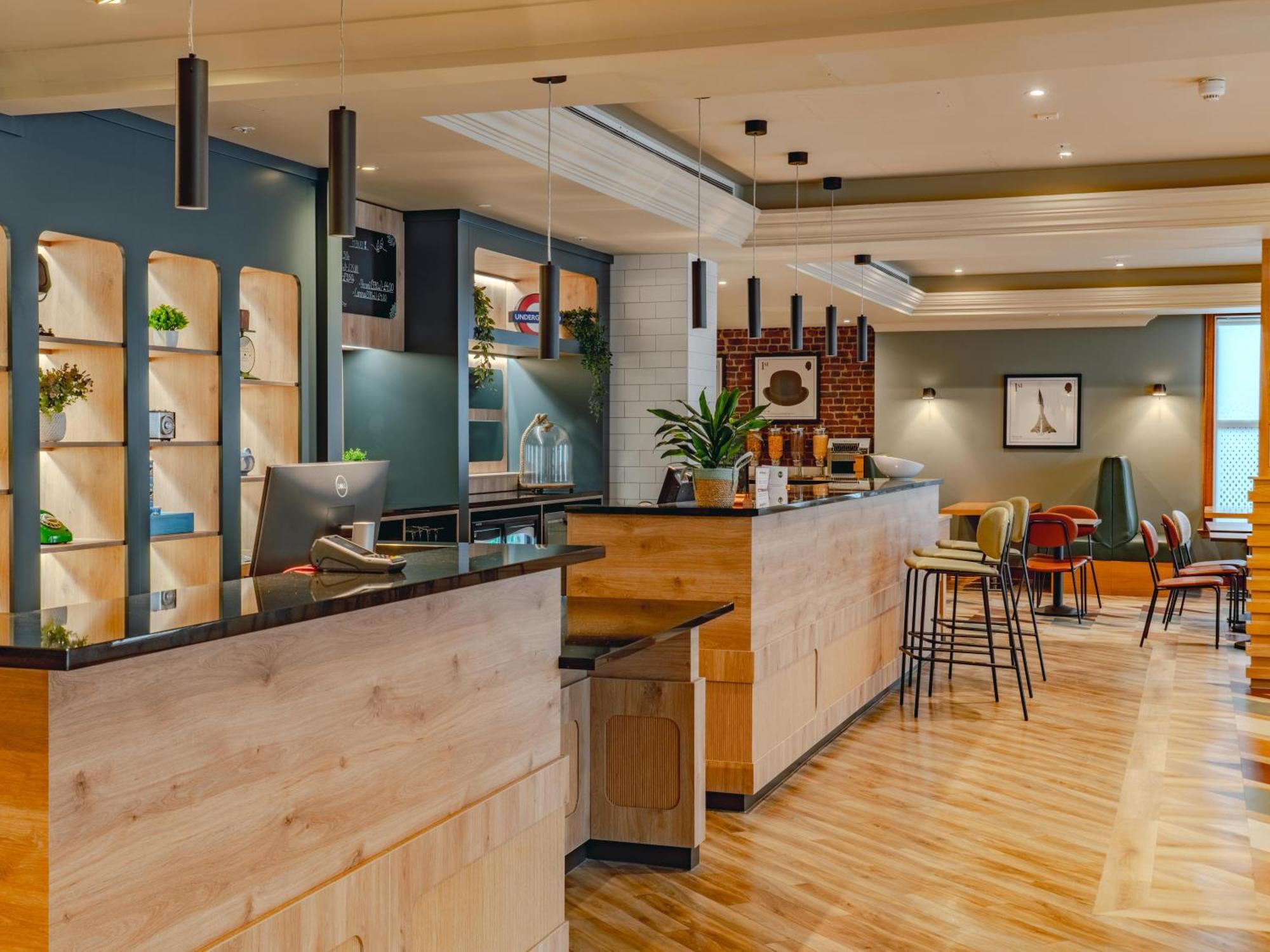 B&B Hotel London Heathrow Слау Экстерьер фото