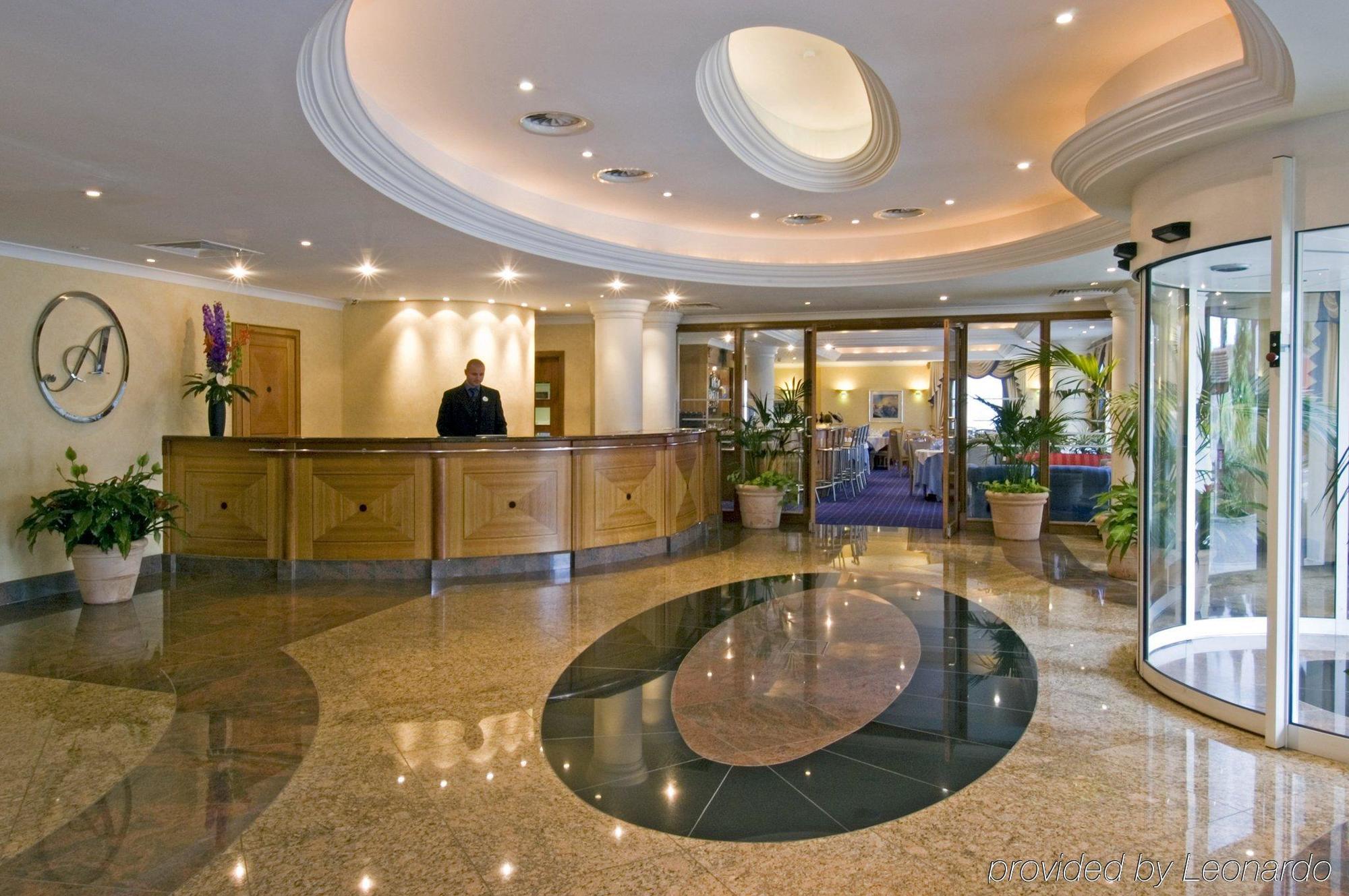 B&B Hotel London Heathrow Слау Экстерьер фото