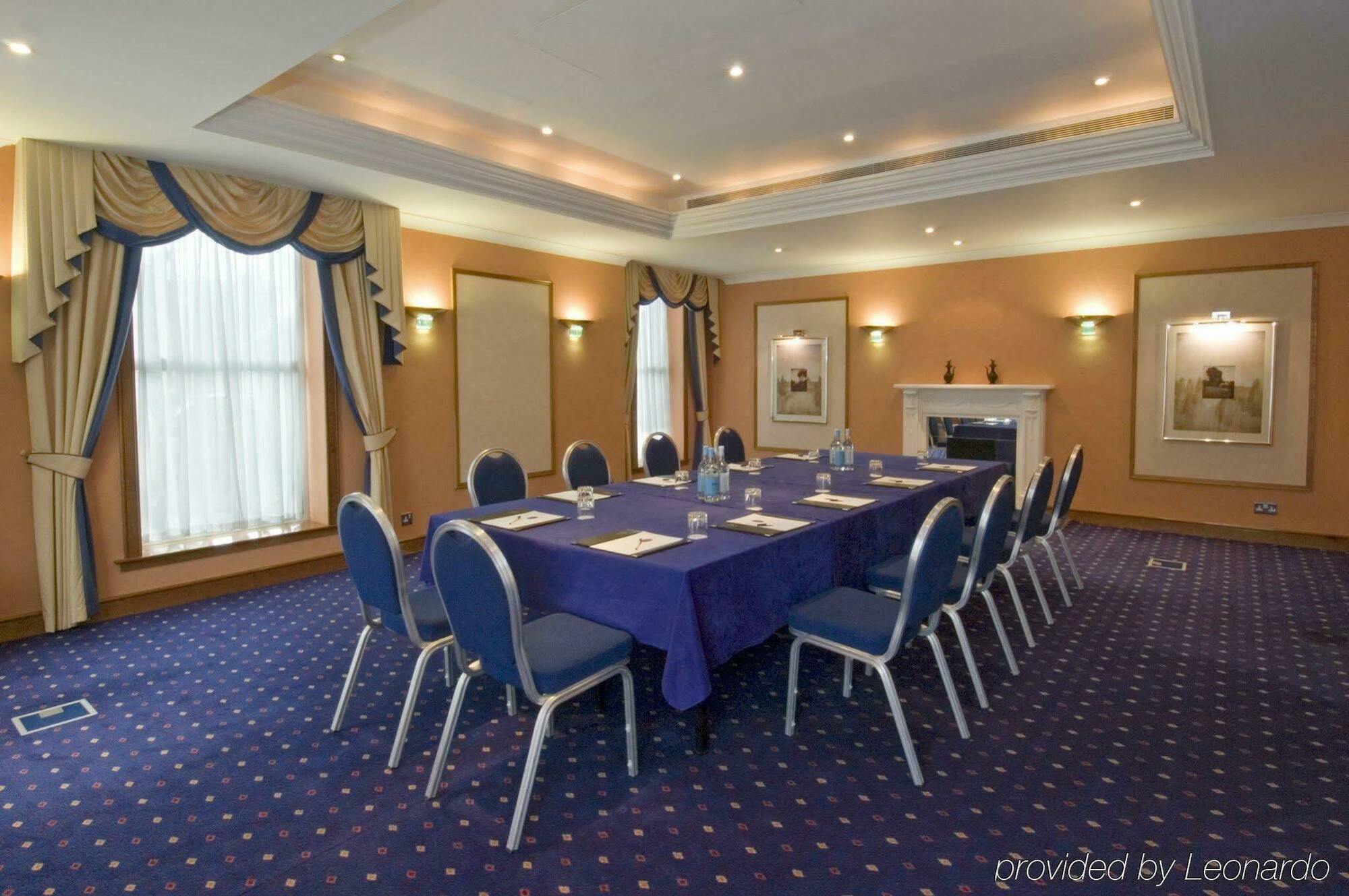 B&B Hotel London Heathrow Слау Экстерьер фото